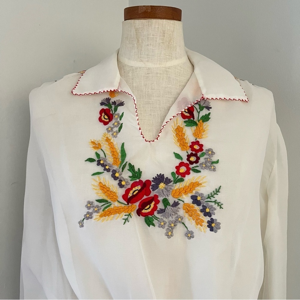 Cottagecore Vintage 70’s Hungarian embroidered peasant top size 46 deadstock - Picture 2 of 8